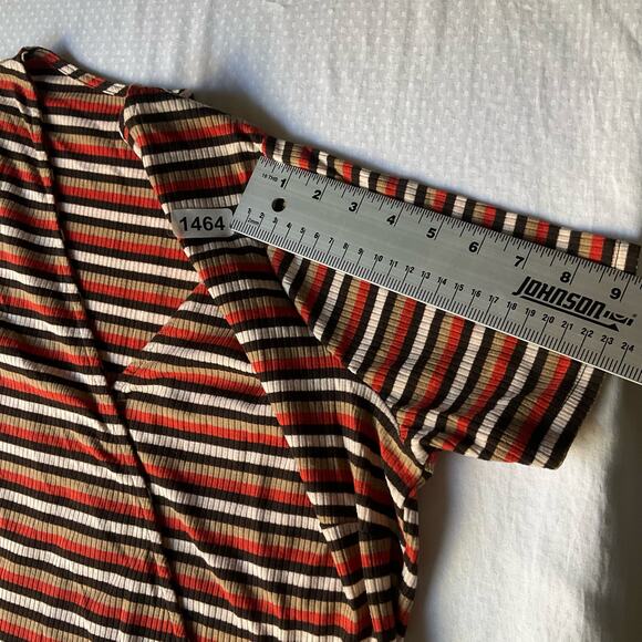 Forever 21 Women’s Short Sleeve V-neck Peplum Blouse size 3XL, Black Beige Red - Picture 5 of 8